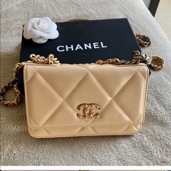 CHANEL Handbags - BUY AWARE!!!!!!!!!!!!!!